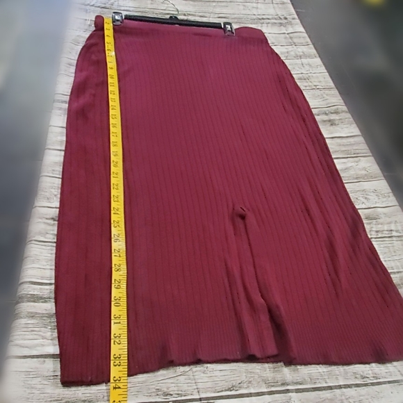 Avenue Plus Size 2X Ribbed Knit Midi Skirt Burgund - Picture 5 of 6